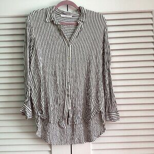 Jane + Delancey Gray & White Striped Button-Up Blouse Size M Seersucker